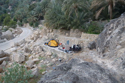 Camping unter Sternen in der Wüste im Oman