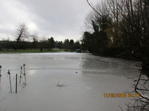 impossible de passer, c'est inondé et on n'avait pas de maillot pour nager ...