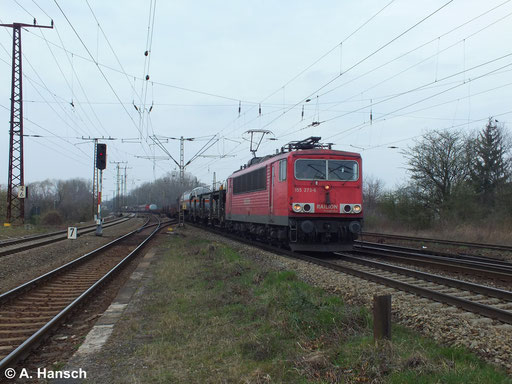 Am 18. März 2014 zieht 155 273-6 einen Mischer durch Leipzig Thekla