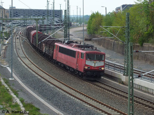 Nebst 155 214-0 ist 155 219-9 die letzte "Latz-155er" der DB. Am 26. April 2014 befördert sie einen Mischer durch Chemnitz Hbf. gen Zwickau