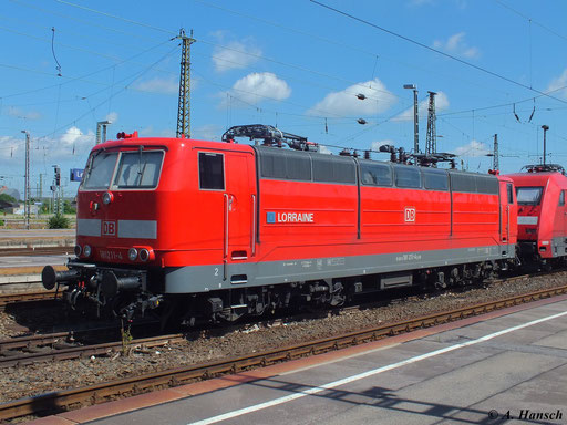 181 211-4 steht mit 101 124-6 in Leipzig Hbf. und wartet auf neue Aufgaben (22. Juni 2013)