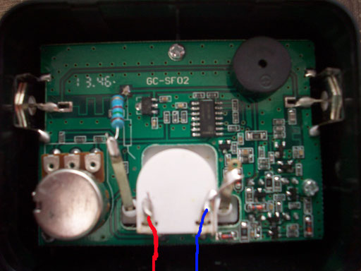 Satfinder Innen. Hier wird das Kabel angelötet.