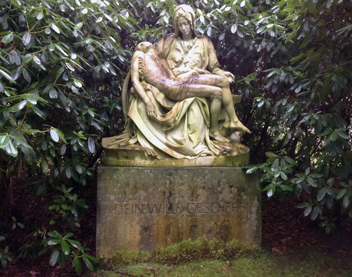 Grabmal Familie Simms. Kopie der Pietà von Michelangelo