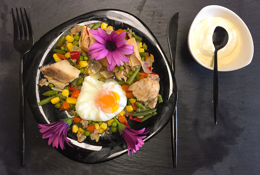 Fish salad with daisies