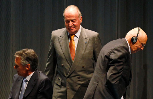 Presidents of Portugal and Italy and King of Spain take their seats on the COTEC meeting on October 2010