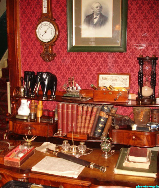 Der Arbeitsplatz von Sherlock Holmes (Aufnahme aus dem Sherlock Holmes Museum London)