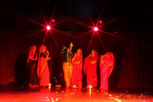 Karanfilia mit Golden Lotus bei Just Dance 2011 Indischer Tempeltanz  Photo: André Elbing