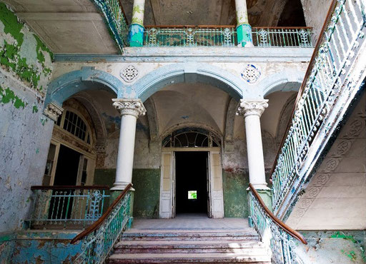 So sieht es in den Ruinen der Heilstätten Beelitz heute aus.