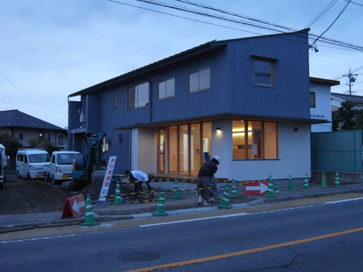 ベーカリーショップ　クロリ・BREAD＆LIFE　店舗併用住宅　松本市　新築工事　長野県松本市の建築家　建築設計事務所　歩道切下げ工事　現場監理