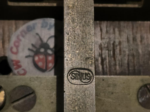 Dutch postal key made by SINUS Co. - particular of trade mark