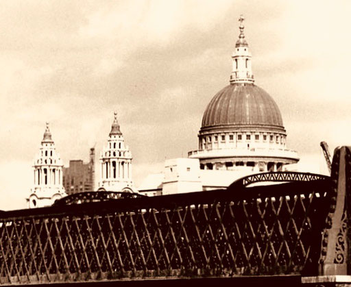 die Kuppel-Silouette der St. Pauls-Chathedrale