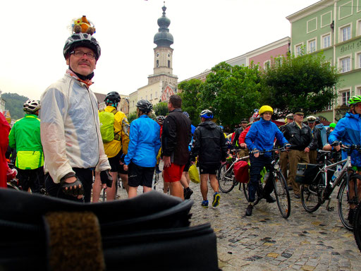 Zielankunft in Burghausen - die Stimmung verlor sich leider im Regen