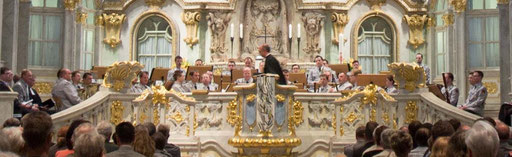 30.04.2014 Dresdner Frauenkirche, Militärmusiker in Uniformen tun etwas Gutes für das Image der Bundeswehr in der Öffentlichkeit.