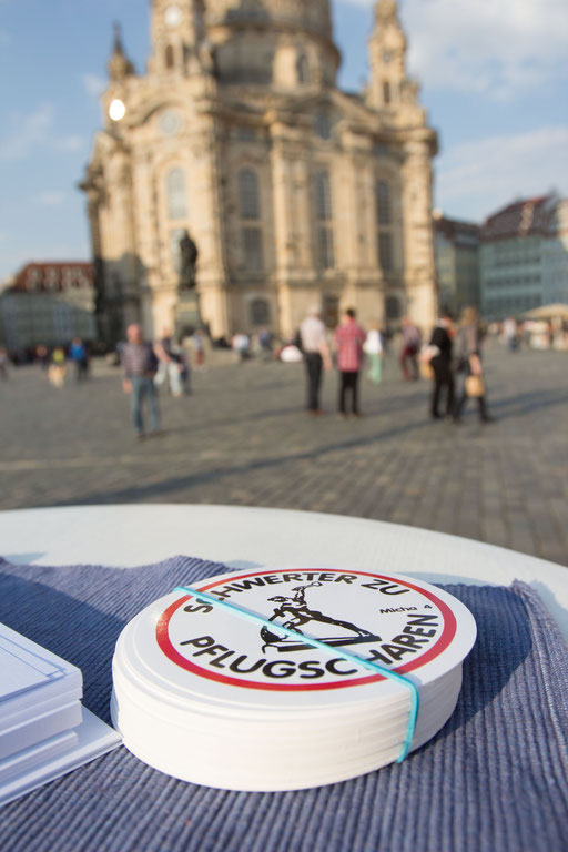 Schwerter zu Pflugscharen! Frauenkirche zu Friedenskirche!