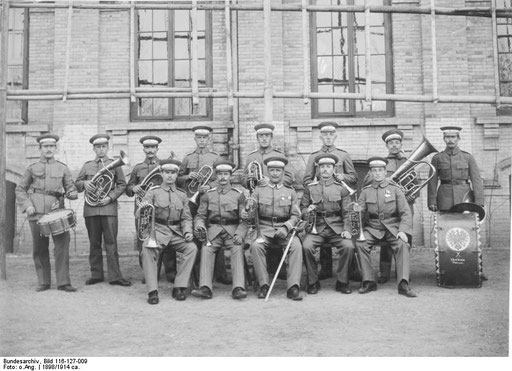 Bundesarchiv Bild 116-127-009 deutsche Militärmusiker in Tientsin = Tianjin/China