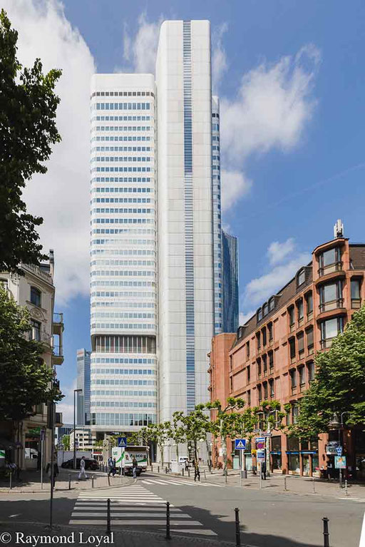 frankfurt city skyline image