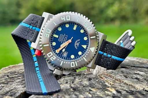 Zulu HC 3 Ring »Stripey Blue« an Squale Tiger 300 Final Blu.