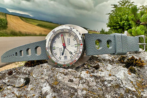 Tropicool Split grau hier an Doxa Searambler 1200T