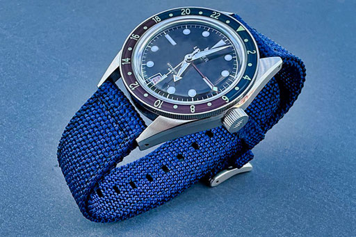 Rocksolid Split »Navy« an einer Lorier Hyperion GMT