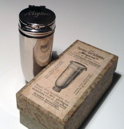 Sehr elegante Taschenspuckflasche von Poncet aus Metall