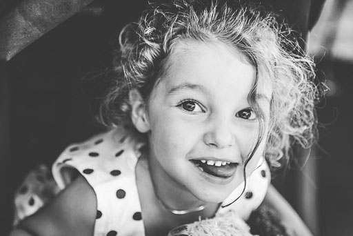 Werbemodel Madlen als Kindermodel für Oma's Kartofellverkauf.