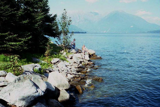 der blaue Comersee - im Norden die Berge des Bergells 