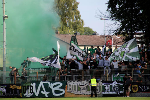 An den Fans lag es nicht - Über 200 unterstützen den VfB erneut im Auswärtsspiel - Foto: SR