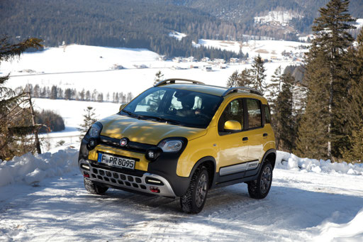 Fiat Panda Cross wird Auto des Jahres in der Kategorie Allrad-Crossover. Erhältlich bei Autohaus Strasser in Rosenheim