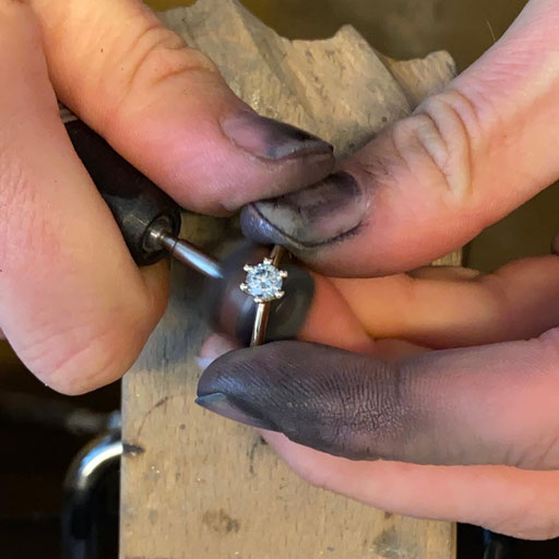Gold- und Silberschmiedehandwerk
