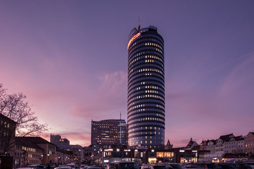 stimmungsvolle Architekturfotos zur blauen Stunde