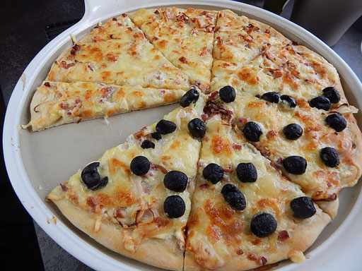 Flammkuchen nach Art des Hauses