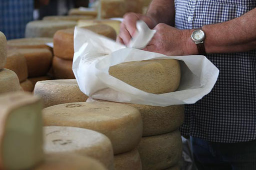 Foire au fromage de Laruns - www.le-refuge-des-marmottes.com