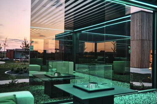 Spiegelverglasung und Pellets Terrassenheizung 