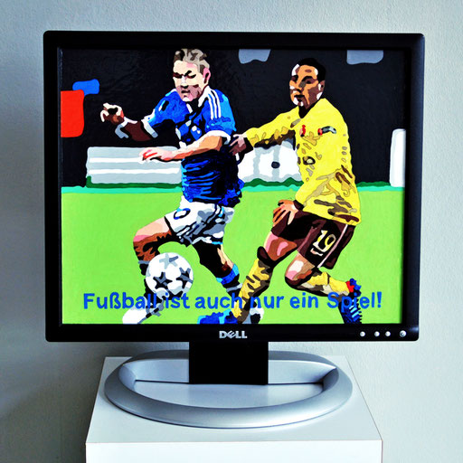 Fußball ist auch nur ein Spiel!, 2013, Acryl und Lack auf Monitor, 40x45 cm