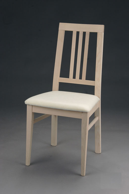 Stuhl Modell HC 043 in Buche! Maße: 49 cm tief, 45 cm breit, 97 cm hoch, 49 cm Sitzhöhe