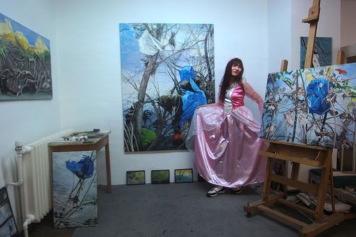 PRINCESS FOR EVER, 14.3.2015, Atelierhaus Brückenstrasse, Lange Nacht der Museen. Foto und Malerei: Renate Strauß.