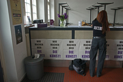 ACH ECHT? Intervention beim "Kunstflug" - Kunstkongress/Festival 14.-16.5.2015, Alte Feuerwache Mannheim, 14. Mai ﻿2015. Foto: Claudia Strohm