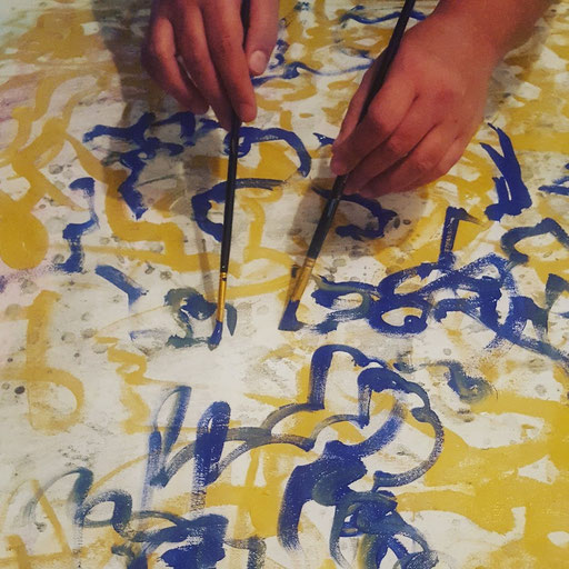 Malen mit beiden Händen atelier-sogut Krefeld 