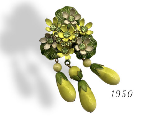 Dangling brooch Enameled green, white and yellow Tone Metals w/Peridot Glass Centers, Real Sweetie Garden Party jewel - Art.814/6