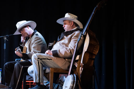 HORA THEATER SOUNDSYNDROM 
