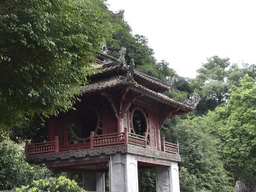 Paviljoen van het sterrenbeeld - het symbool en trots van het Vietnam onderwijs