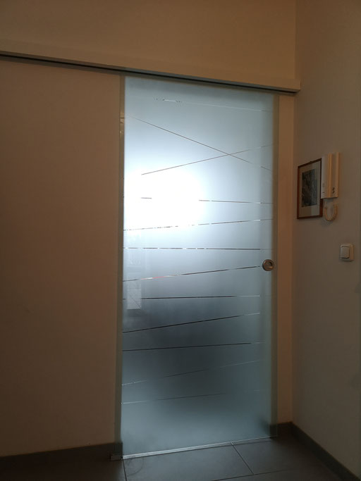 Sandstrahlung - Drehtüre - Glastüre - © Glaserei Allgäuer