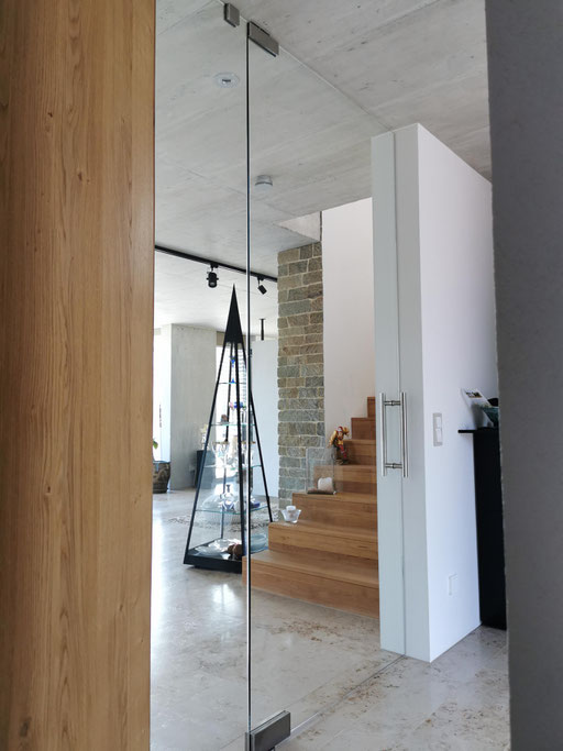 Glastüre mit Seitenteil  - © Glaserei Allgäuer