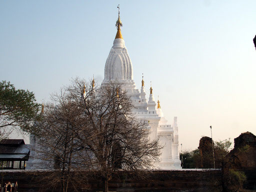 Nicht authentisch - Weiß renovierte Pagode