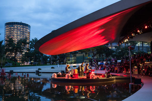 Popkonzert mit der Britpop-Formation Puggy auf der Wasserbühne am Porsche Pavillon - August 2014