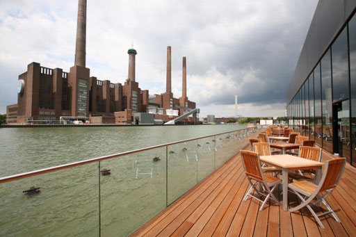 Ponton im Hafenbecken beim Polo Congress - Mai 2009