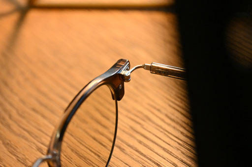 ◎フレーム：E5 eyeven／C10　◎レンズ：TALEX／MO’EYE BROWN