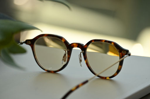 ◎フレーム：EYEVAN / RAMSEY-C　◎レンズ：TALEX / MO'EYE BROWN