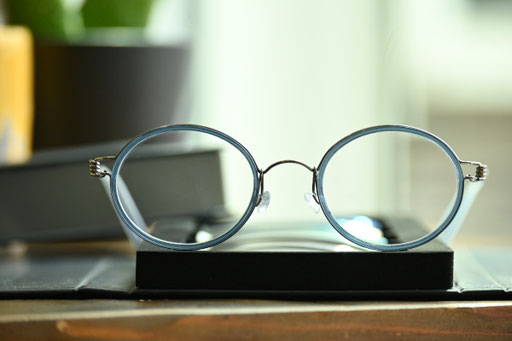 ◎フレーム：LINDBERG / RIM SKYE　◎レンズ：HOYA / 1.60薄型非球面レンズ