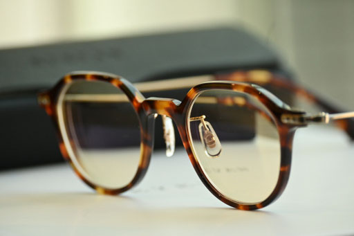 ◎フレーム：EYEVAN / RAMSEY-C　◎レンズ：TALEX / MO'EYE BROWN